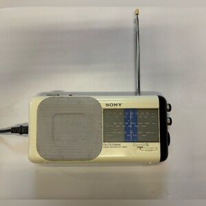 Radio Sony Vintage portable modèle ICF-850W Fonctionnelle électrique ou batterie